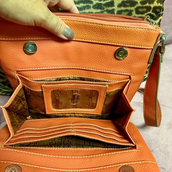 Gorgeous Tignanello leather purse - Picture 2 of 4